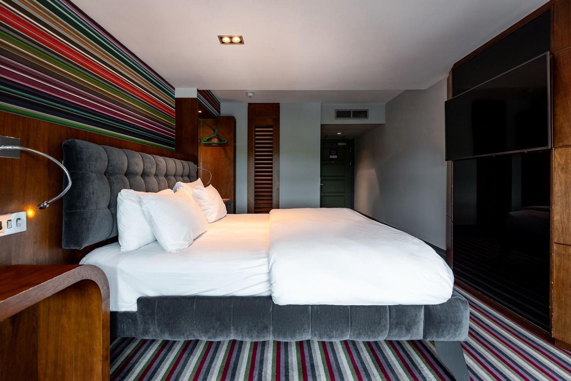 Village Hotel Manchester Ashton Buitenkant foto
