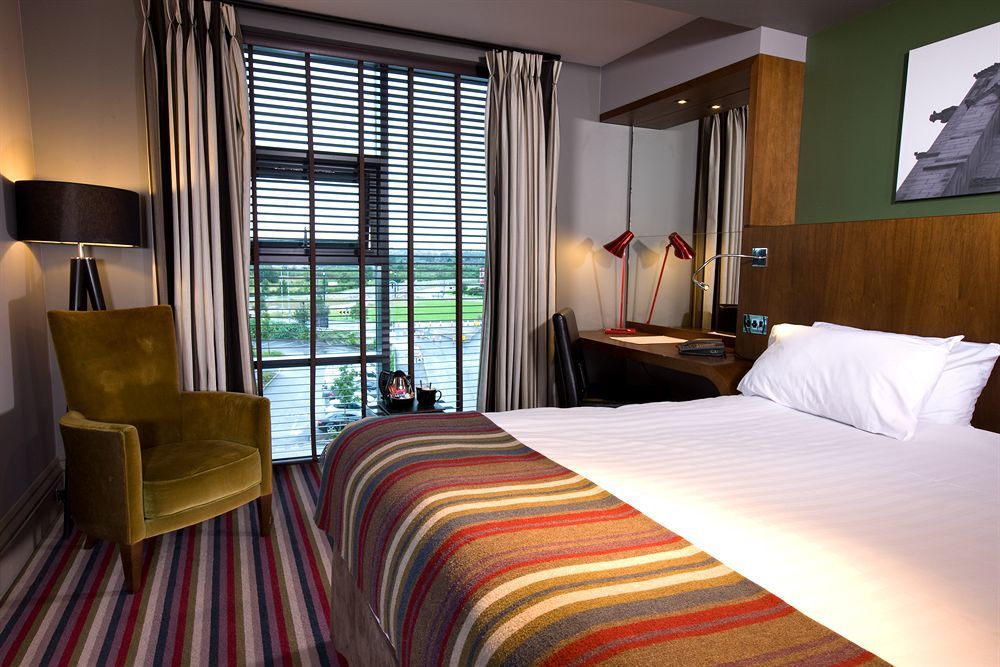 Village Hotel Manchester Ashton Buitenkant foto