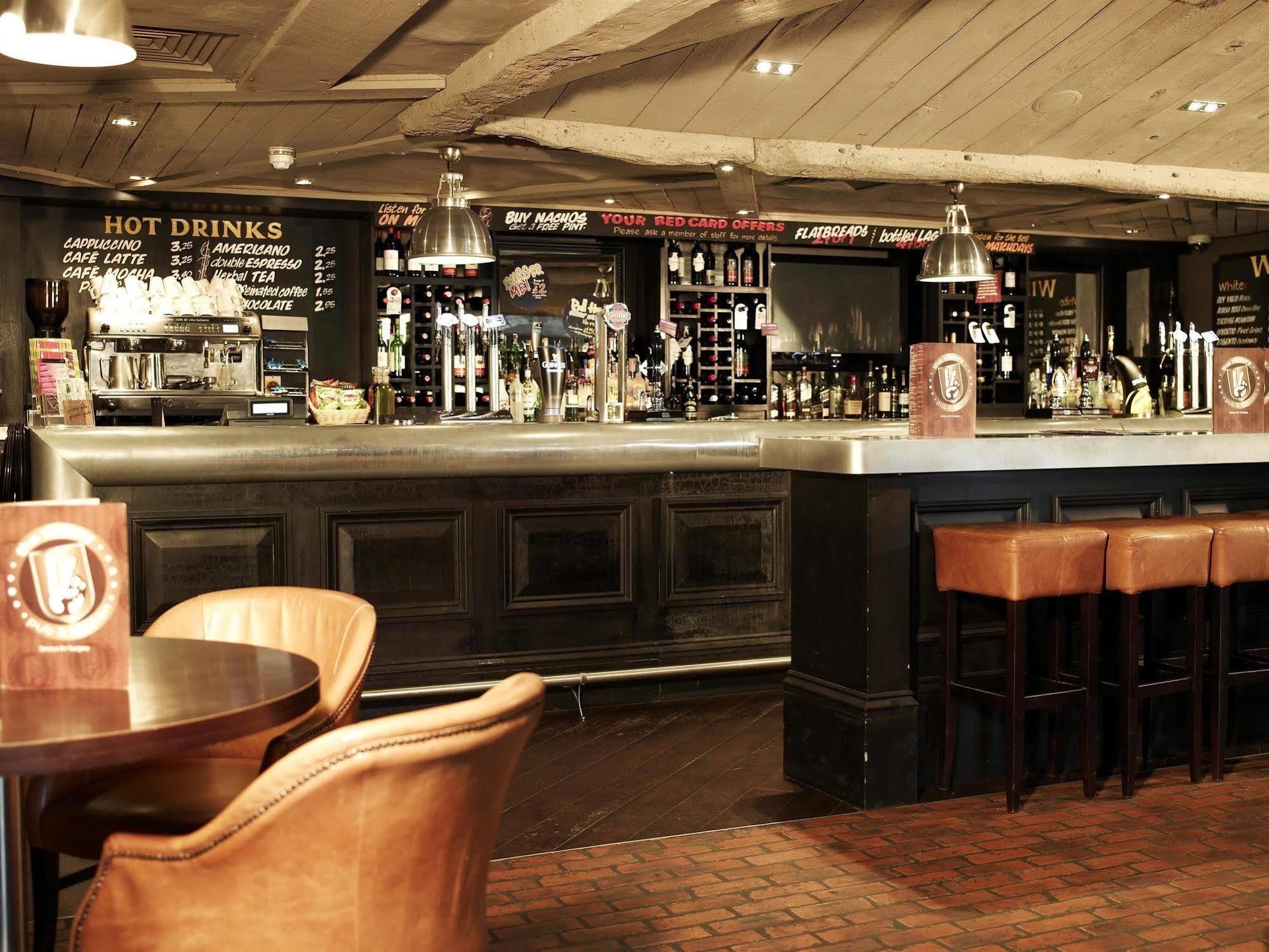 Village Hotel Manchester Ashton Buitenkant foto
