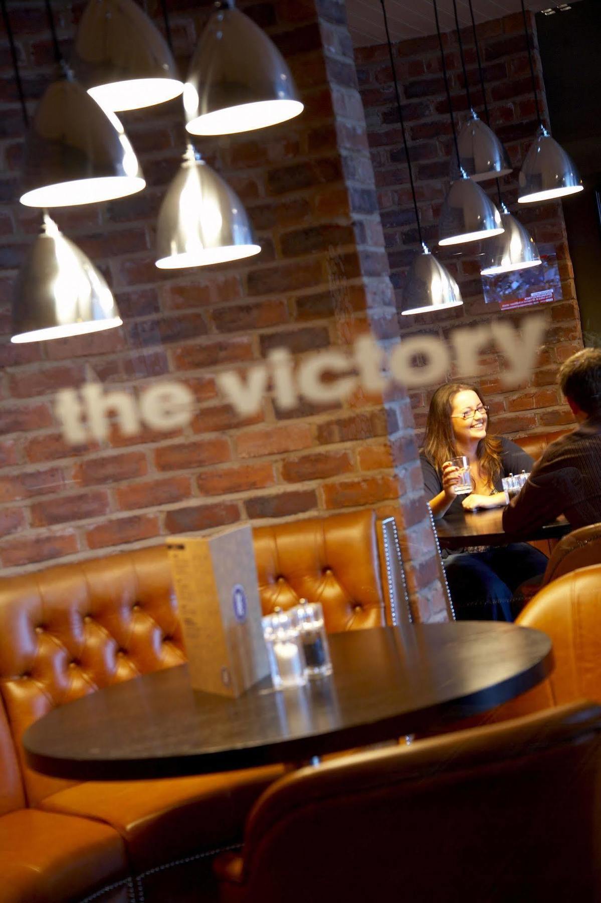 Village Hotel Manchester Ashton Buitenkant foto